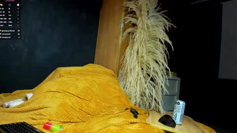 independent model online show from 8, 3, 2025