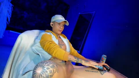 independent model online show from 28, 5, 2026