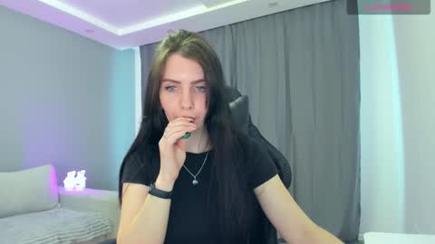 Snapshot of georginaroads chatting on 27, 2, 2025 GeorginaRoads online show from 27, 2, 2025