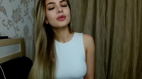 Snapshot of gerda_bloempje chatting on 23, 11, 2025 Gerda online show from 23, 11, 2025