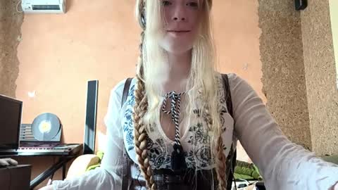 Snapshot of gertrudisturbe chatting on 7, 4, 2026 Kate online show from 7, 4, 2026