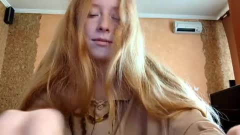 Snapshot of gertrudisturbe chatting on 17, 4, 2026 Kate online show from 17, 4, 2026