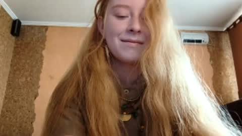 Snapshot of gertrudisturbe chatting on 18, 4, 2026 Kate online show from 18, 4, 2026