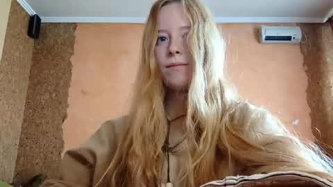 Snapshot of gertrudisturbe chatting on 23, 4, 2026 Kate online show from 23, 4, 2026