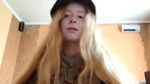 Snapshot of gertrudisturbe chatting on 30, 4, 2026 Kate online show from 30, 4, 2026