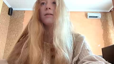Snapshot of gertrudisturbe chatting on 13, 5, 2026 Kate online show from 13, 5, 2026
