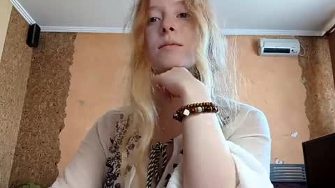 Snapshot of gertrudisturbe chatting on 19, 5, 2026 Kate online show from 19, 5, 2026