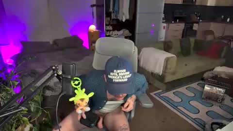 Snapshot of getoffwithtrent chatting on 21, 12, 2025 getoffwithtrent online show from 21, 12, 2025