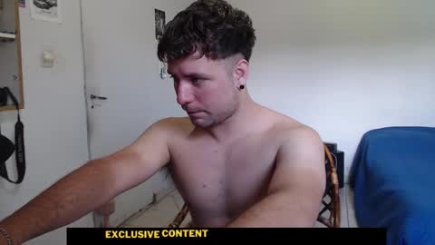 Snapshot of gferrari1996 chatting on 15, 12, 2025 gferrari1996 online show from 15, 12, 2025