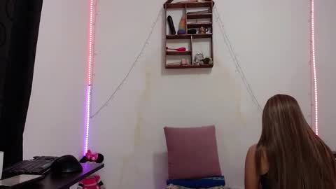 Snapshot of ghadats chatting on 18, 2, 2025 L A U R A online show from 18, 2, 2025