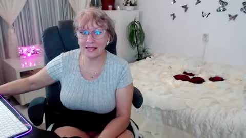 Ghertrudequeen online show from 13, 10, 2025