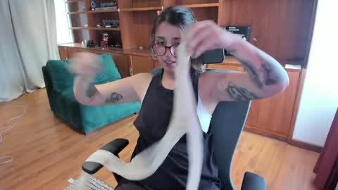 Snapshot of ghostcrimson chatting on 23, 12, 2024 andy online show from 23, 12, 2024