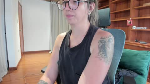 Snapshot of ghostcrimson chatting on 23, 12, 2024 andy online show from 23, 12, 2024