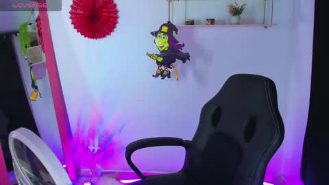 giaaaa   online show from 27, 10, 2025