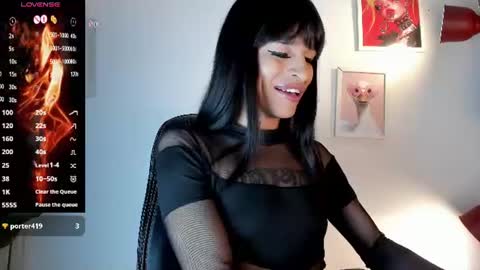 Gia  Please help me with your thumbs up its important   online show from 25, 7, 2026
