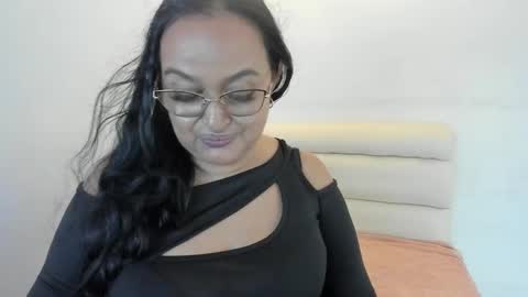 Snapshot of gia_nahomi chatting on 5, 12, 2024 nahomi online show from 5, 12, 2024