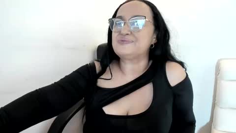 Snapshot of gia_nahomi chatting on 12, 1, 2025 nahomi online show from 12, 1, 2025