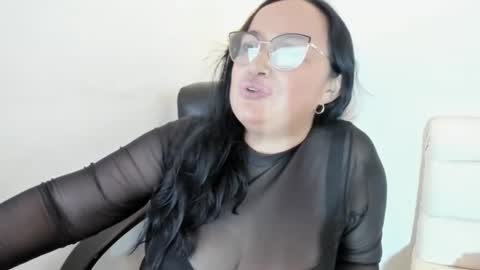 Snapshot of gia_nahomi chatting on 19, 1, 2025 nahomi online show from 19, 1, 2025