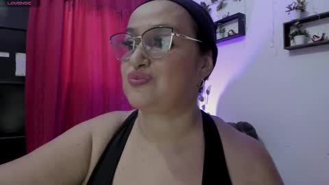 Snapshot of gia_nahomi chatting on 9, 11, 2025 nahomi online show from 9, 11, 2025