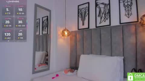 Snapshot of gia_scott chatting on 5, 10, 2025 Darlliny online show from 5, 10, 2025