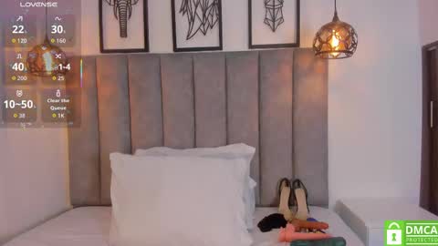 Snapshot of gia_scott chatting on 7, 10, 2025 Darlliny online show from 7, 10, 2025