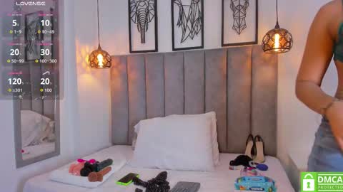 Snapshot of gia_scott chatting on 19, 10, 2025 Darlliny online show from 19, 10, 2025