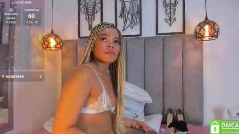 Snapshot of gia_scott chatting on 7, 11, 2025 Darlliny online show from 7, 11, 2025