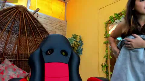 Gia  online show from 9, 2, 2025