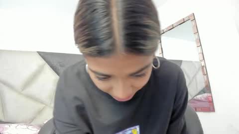 Gia  online show from 5, 4, 2026