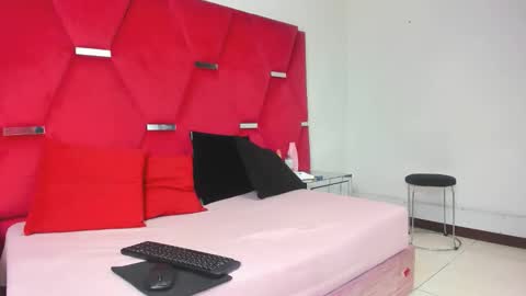 GiannaJohnson online show from 17, 11, 2025