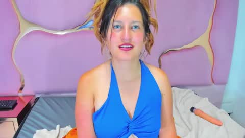 Snapshot of giaroussel chatting on 3, 1, 2025 GiaRoussel online show from 3, 1, 2025