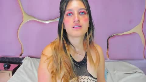 Snapshot of giaroussel chatting on 9, 1, 2025 GiaRoussel online show from 9, 1, 2025