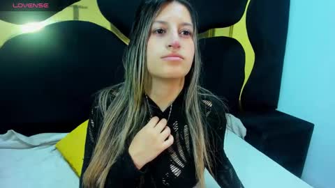 Snapshot of giaroussel chatting on 31, 10, 2025 GiaRoussel online show from 31, 10, 2025