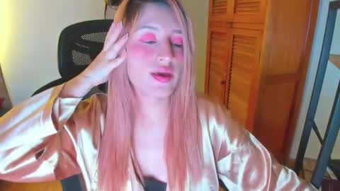 Snapshot of giaroussel chatting on 24, 7, 2026 GiaRoussel online show from 24, 7, 2026