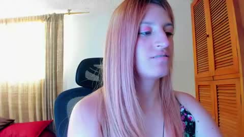 Snapshot of giaroussel chatting on 28, 7, 2026 GiaRoussel online show from 28, 7, 2026