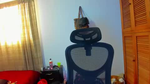 Snapshot of giaroussel chatting on 6, 8, 2026 GiaRoussel online show from 6, 8, 2026