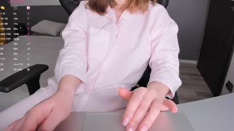 gigihadd online show from 25, 4, 2026