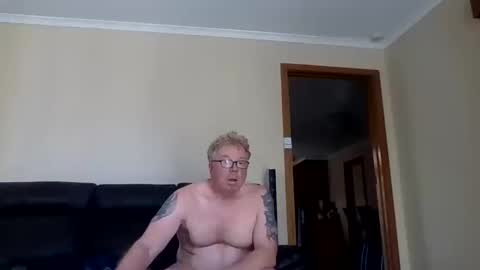 gimmmieoooo online show from 18, 12, 2025