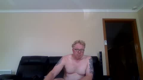 Snapshot of gimmmieoooo chatting on 18, 2, 2026 gimmmieoooo online show from 18, 2, 2026