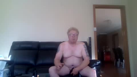 Snapshot of gimmmieoooo chatting on 5, 3, 2026 gimmmieoooo online show from 5, 3, 2026