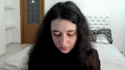 Snapshot of ginablum chatting on 17, 11, 2025 Kate online show from 17, 11, 2025