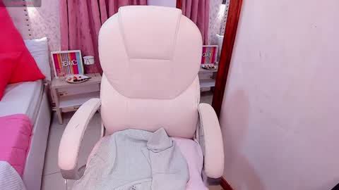 Snapshot of ginebra_ness chatting on 24, 12, 2024 Ginebra Ness online show from 24, 12, 2024