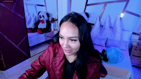 Snapshot of ginebra_ness chatting on 5, 1, 2025 Ginebra Ness online show from 5, 1, 2025