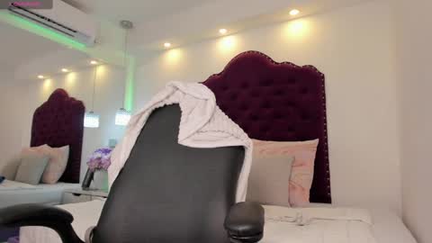 Snapshot of ginebra_ness chatting on 2, 10, 2025 Ginebra Ness online show from 2, 10, 2025