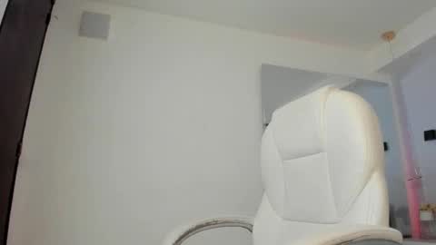 Snapshot of ginebra_ness chatting on 27, 10, 2025 Ginebra Ness online show from 27, 10, 2025