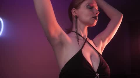        im expecting 350 thumbs up on my altar   online show from 12, 10, 2025