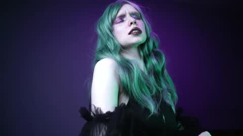        im expecting 350 thumbs up on my altar   online show from 27, 3, 2026