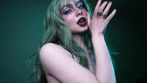        im expecting 350 thumbs up on my altar   online show from 2, 4, 2026