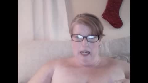 Snapshot of gingerbabe2500 chatting on 13, 12, 2025 gingerbabe2500 online show from 13, 12, 2025