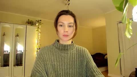 Snapshot of gingerbread__house chatting on 28, 10, 2025 Vasilisa online show from 28, 10, 2025